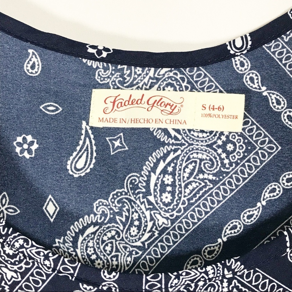 Faded Glory Blue & White Sleeveless Top Size Small - Picture 3 of 4